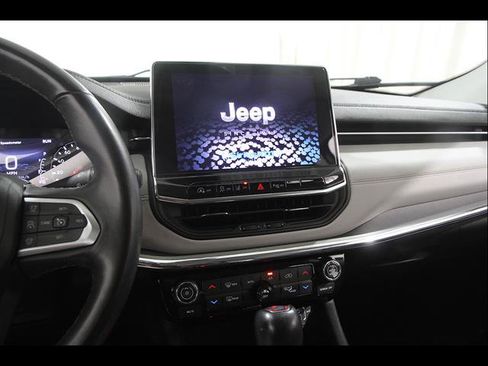 Used 2022 Jeep Compass Limited AWD/4WD image 9