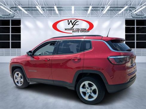 Used 2023 Jeep Compass Latitude w/ Convenience Group AWD/4WD image 5