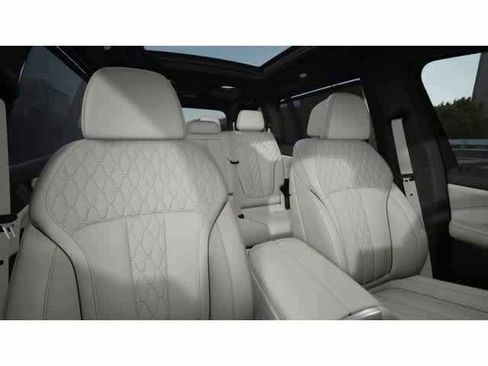 Used 2026 BMW X7 xDrive40i w/ Executive Package AWD/4WD image 11