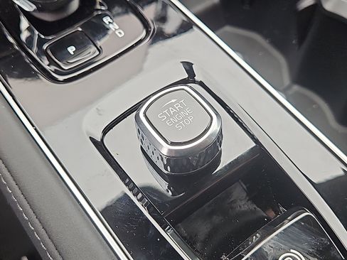 New 2026 Volvo XC90 B6 Ultra w/ Protection Package image 15