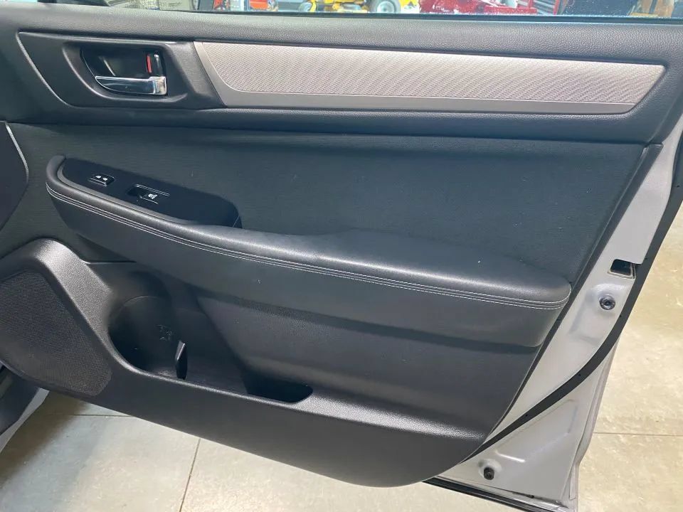 Used 2017 Subaru Outback 2.5i Premium AWD/4WD image 40