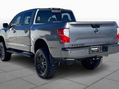 Used 2019 Nissan Titan SV w/ SV Convenience Package image 10