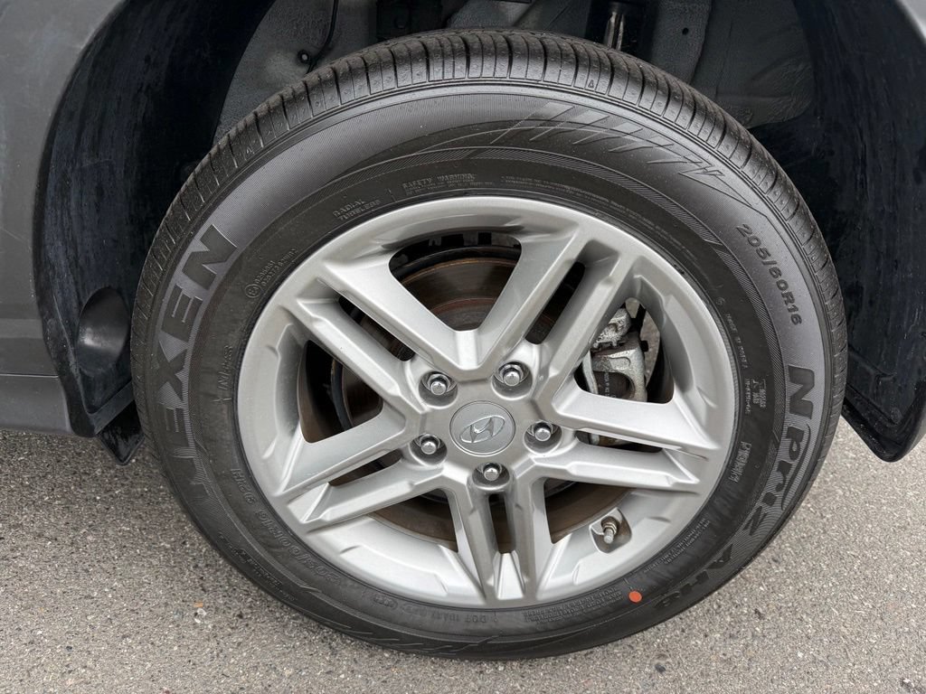 Certified 2023 Hyundai Kona SE AWD/4WD image 32