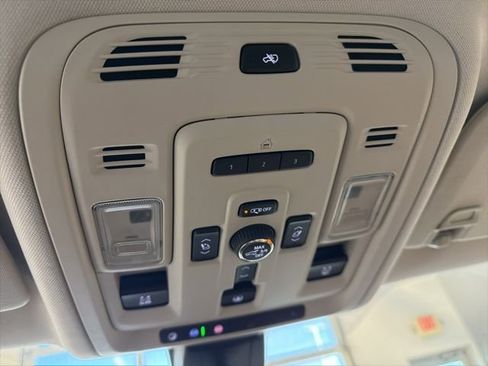 Used 2021 GMC Yukon Denali w/ Denali Ultimate Package image 18