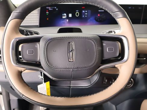 New 2026 Lincoln Navigator Black Label AWD/4WD image 3