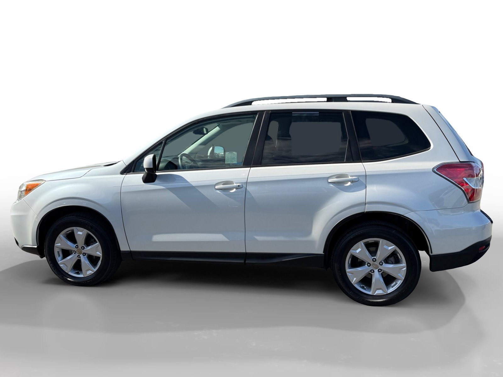 Used 2015 Subaru Forester 2.5i Premium w/ All-Weather Package AWD/4WD image 2