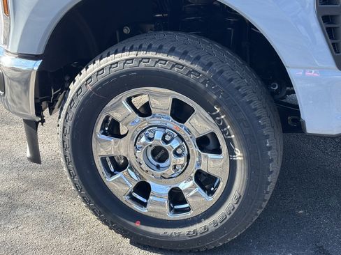 New 2026 Ford F250 Lariat w/ Chrome Package image 13