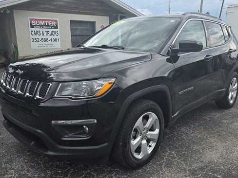 Used 2018 Jeep Compass Latitude image 1