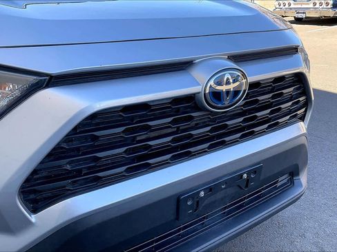 Used 2021 Toyota RAV4 LE image 30