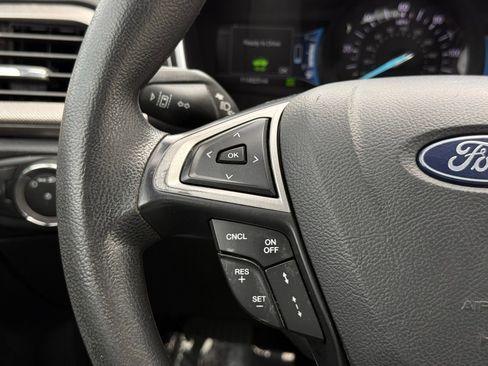 Used 2019 Ford Fusion SE FWD image 26