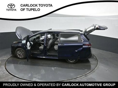 Used 2025 Toyota Sienna XLE image 54