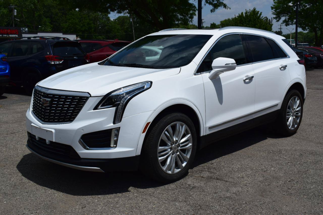 Used 2022 Cadillac XT5 Premium Luxury FWD image 2