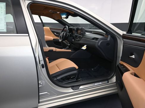 New 2025 Lexus ES 350 350 image 12