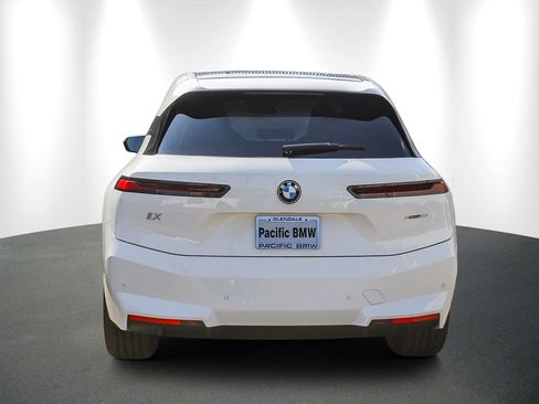 Used 2026 BMW iX xDrive60 w/ Premium Package AWD/4WD image 5