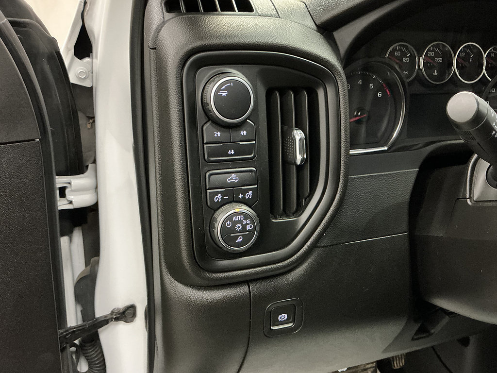 Used 2022 Chevrolet Silverado 2500 Custom w/ Custom Value Package AWD/4WD image 11