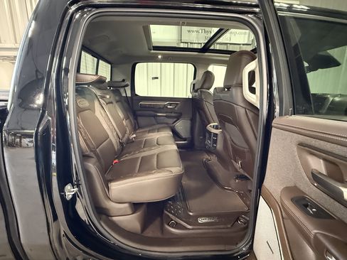 Used 2025 RAM 1500 Limited AWD/4WD image 7