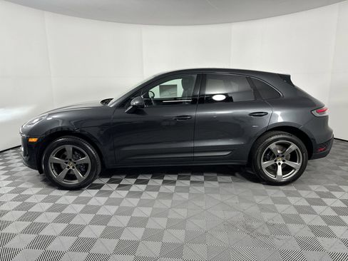 Certified 2025 Porsche Macan image 2