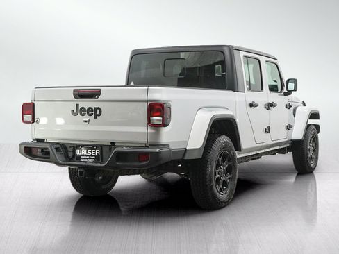 Used 2023 Jeep Gladiator Sport AWD/4WD image 5