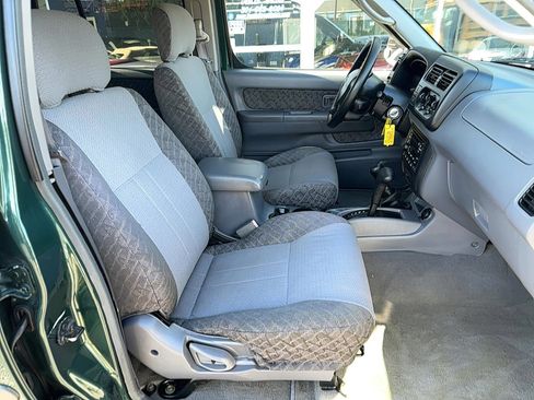 Used 2001 Nissan Xterra XE image 17