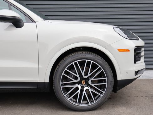 New 2026 Porsche Cayenne image 11