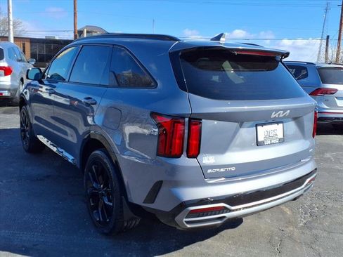 Used 2023 Kia Sorento SX image 2