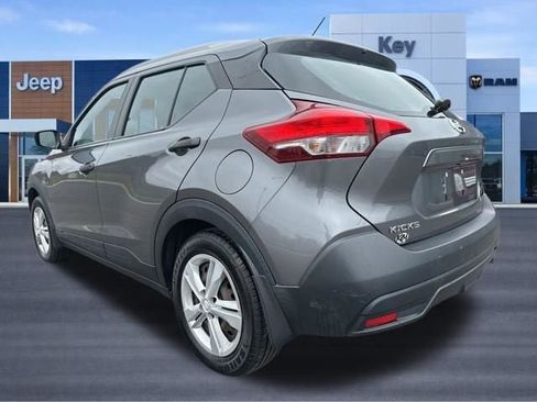 Used 2019 Nissan Kicks S FWD image 3