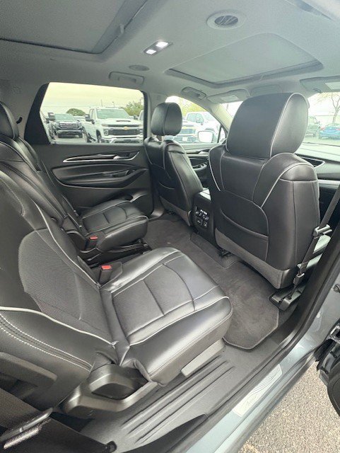 Used 2021 Buick Enclave Avenir w/ Avenir Technology Package FWD image 12