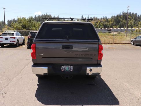 Used 2015 Toyota Tundra SR5 w/ SR5 Upgrade Package AWD/4WD image 6