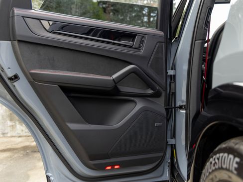 New 2026 Porsche Cayenne GTS image 38