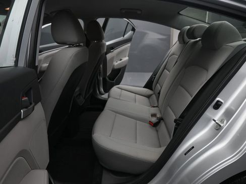 Used 2018 Hyundai Elantra SEL image 13