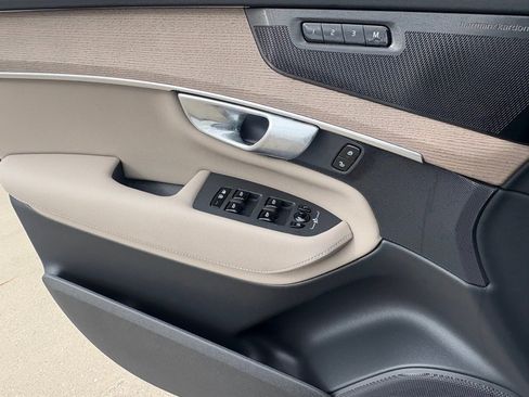 New 2026 Volvo XC90 T8 Plus w/ Protection Package Premier image 18