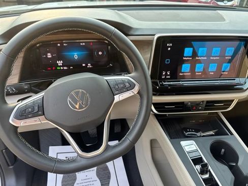 Used 2026 Volkswagen Atlas SE FWD image 19
