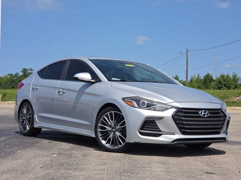 Used 2018 Hyundai Elantra Sport FWD image 2