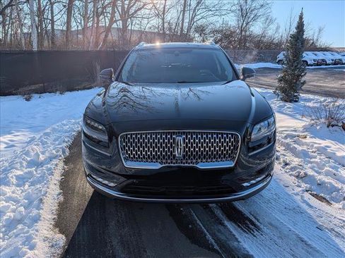 Used 2022 Lincoln Nautilus Reserve w/ Equipment Group 202A image 8