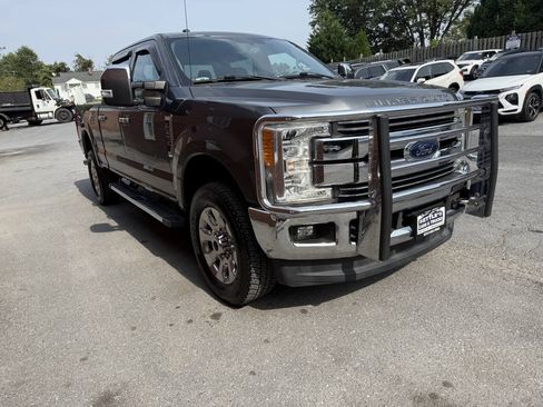 Used 2017 Ford F250 Lariat w/ Chrome Package AWD/4WD image 4