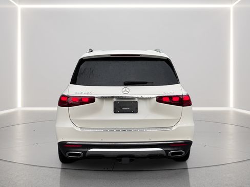 Used 2024 Mercedes-Benz GLS 450 4MATIC image 4