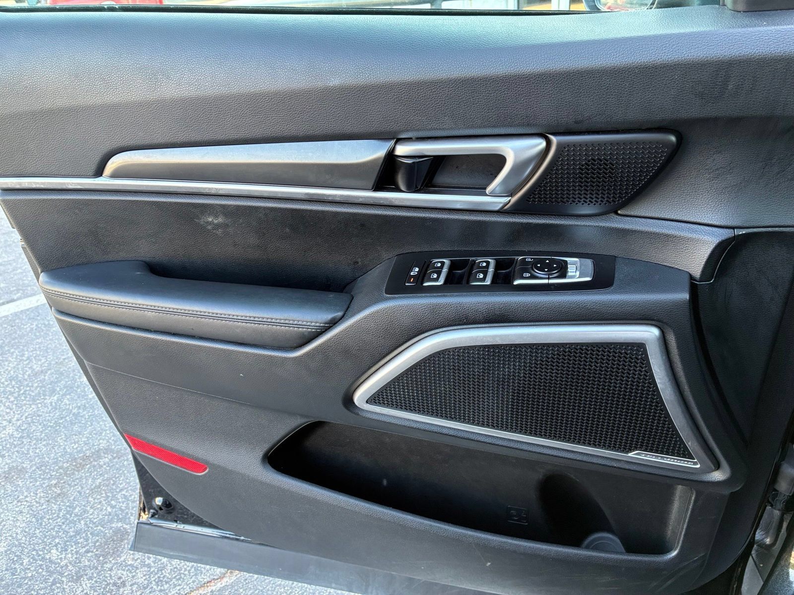 Used 2025 Kia Telluride S FWD image 11