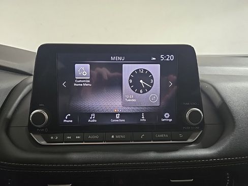 Used 2023 Nissan Rogue SV image 16