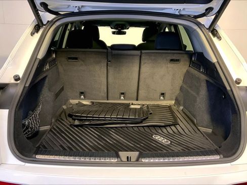 Used 2025 Audi Q5 Premium AWD/4WD image 37