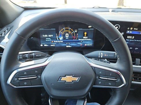 Used 2025 Chevrolet Equinox LT image 21