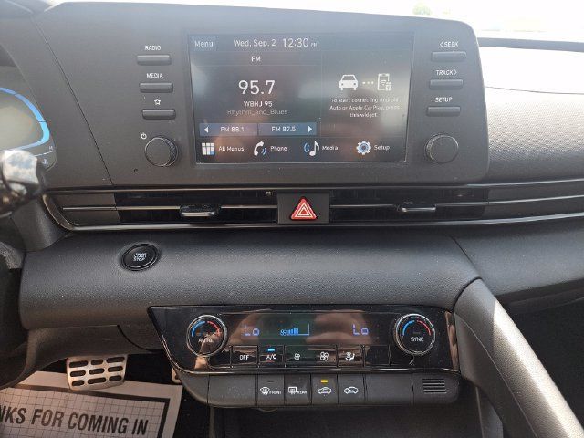 Used 2025 Hyundai Elantra Sport FWD image 18