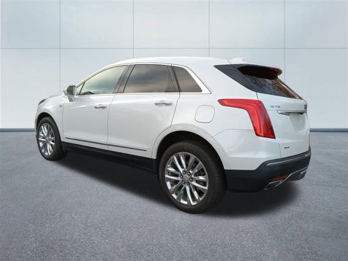 Used 2017 Cadillac XT5 Platinum image 3