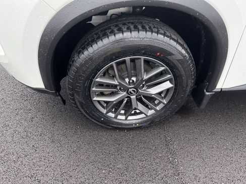 Used 2023 Nissan Rogue S AWD/4WD image 10