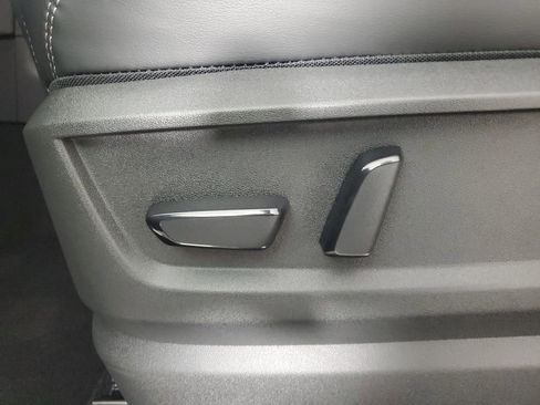 New 2026 Nissan Armada SV image 29