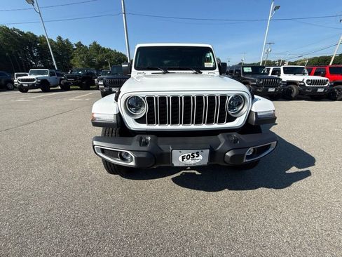 New 2026 Jeep Wrangler Unlimited Sahara AWD/4WD image 8