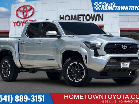 Used 2025 Toyota Tacoma TRD Sport AWD/4WD image 1