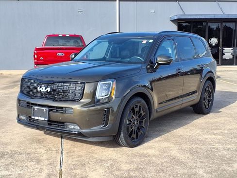 Used 2022 Kia Telluride SX w/ SX Prestige Package AWD/4WD image 3
