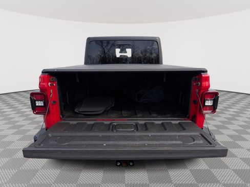 Used 2020 Jeep Gladiator Overland AWD/4WD image 12
