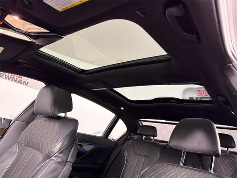 Used 2020 BMW 740i w/ M Sport Package image 2