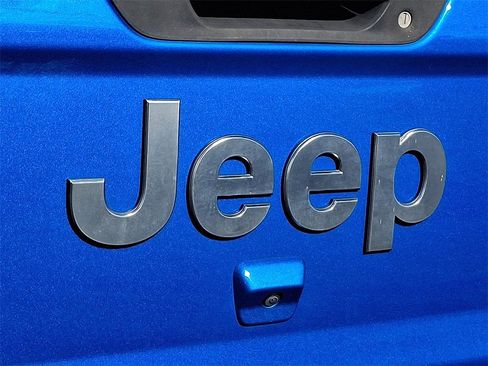 Used 2021 Jeep Gladiator Overland w/ LED Lighting Group image 29